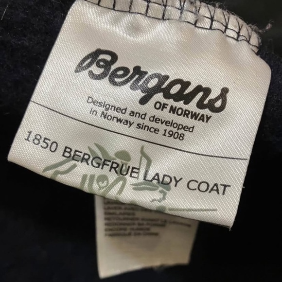 Women’s medium wool jacket Bergan’s of Norway wool coat - dark blue - Picture 9 of 16